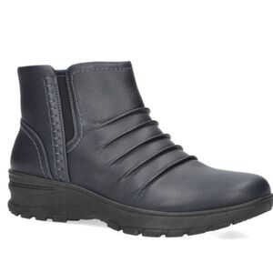 Easy Street Autumn Slip Resistant Chelsea Boot